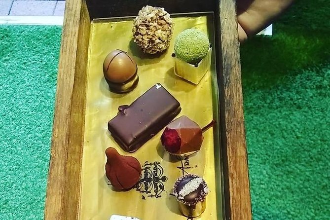 Savannah History Plus Coffee and Chocolate Walking Tour - Indulging in Local Coffee and Chocolate
