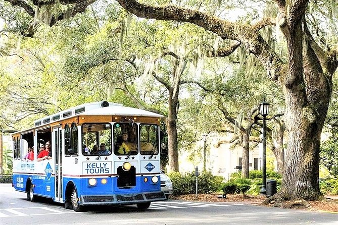 Savannah Land & Sea Combo: City Sightseeing Trolley Tour With Riverboat Cruise - Exploring the Savannah Riverboat Cruise