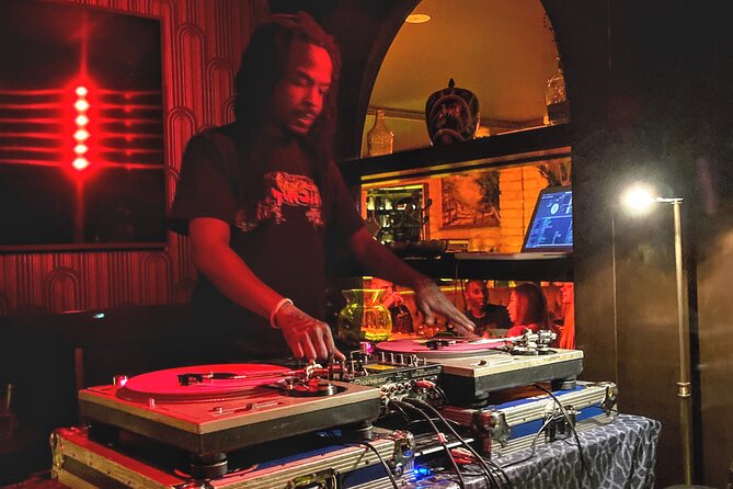 Savannah Live Music Walking Tour - Discovering Hottest Bars and Clubs