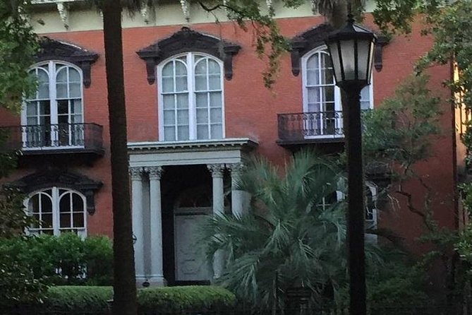 Savannah Midnight in the Garden of Good & Evil Narrated Walking Tour - Viewing the Mercer Williams House