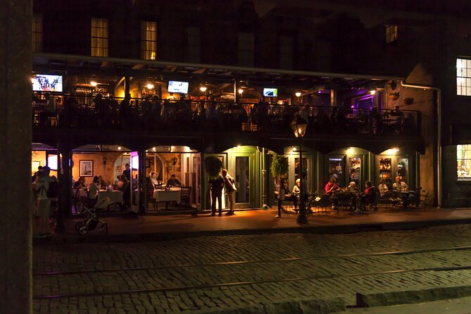 Savannah Midnight in the Garden Pub Crawl - Eccentric History and Taphouse Tales