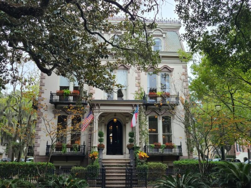 Savannah: Old Town Hop-On Hop-Off Trolley Tour - Key Points