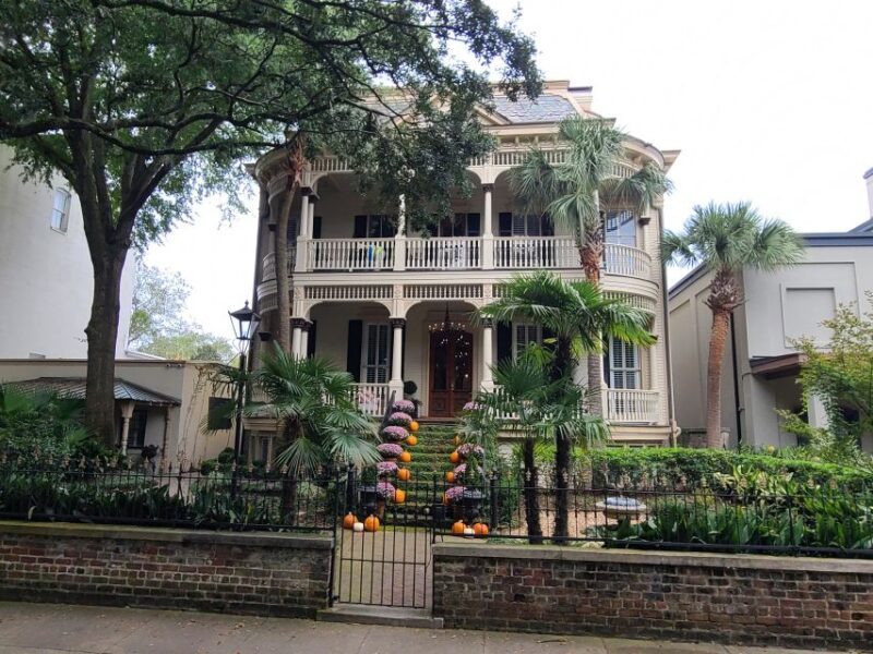 Savannah: Old Town Hop-On Hop-Off Trolley Tour - Tour Experience
