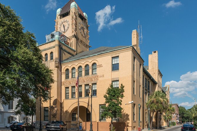 Savannah Scavenger Hunt Walking Tour and Game - Discovering Savannahs Hidden Gems