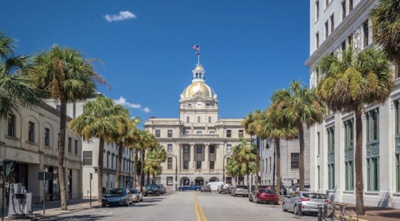 Savannah: Small Group Walking Ghost Tour - Tour Experience