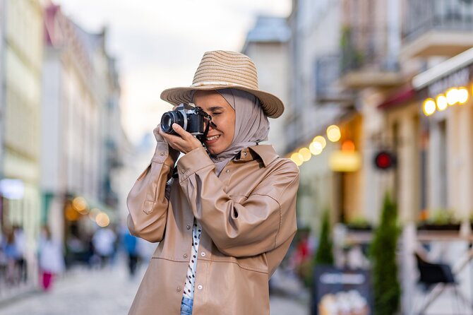 Savannah's Enchanted Stroll: A Journey Through Time - Key Points