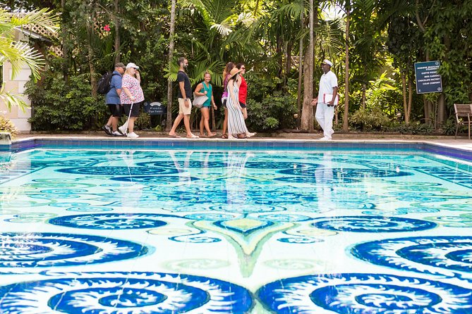 Savor Old Nassau Dining Stroll by Tru Bahamian Food Tours - Traditional Sunday Lunch
