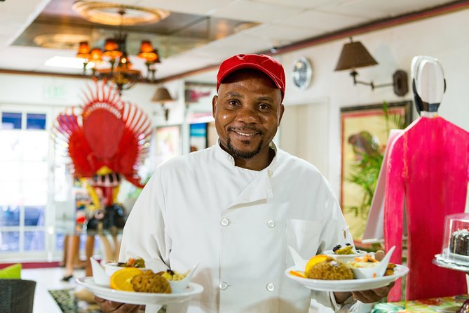 Savor Old Nassau Dining Stroll by Tru Bahamian Food Tours - Sampling Rum Cocktails
