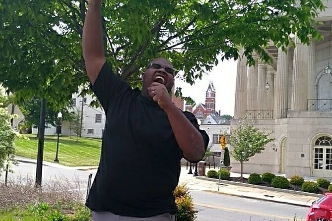 Scavenger Hunt Adventure in Indianapolis by Wacky Walks - Exploring Indianapolis Landmarks