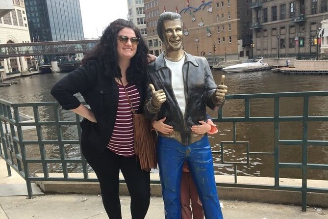 Scavenger Hunt Adventure in Milwaukee by 3Quest Challenge - Operating Hours and Booking Process