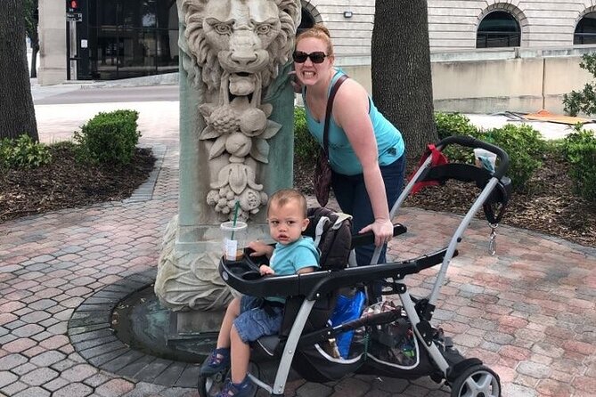 Scavenger Hunt Adventure in Savannah by Crazy Dash - Teamwork and Problem-Solving