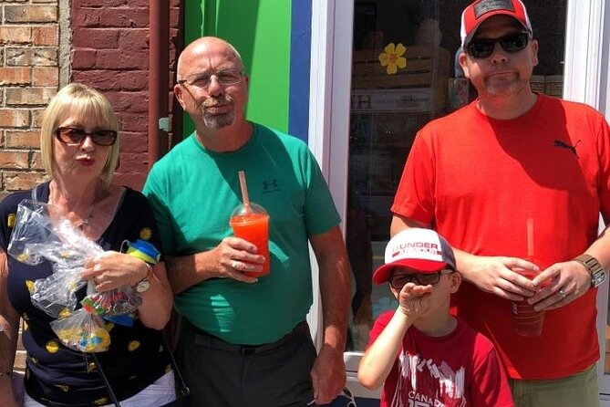 Scavenger Hunt Adventure in Windsor by Wacky Walks - Discovering Fascinating City Landmarks