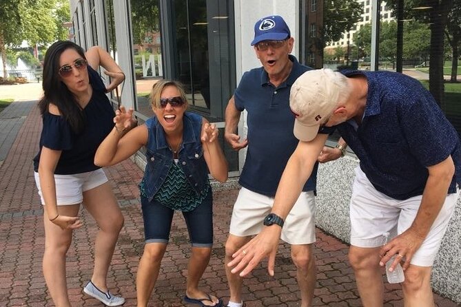 Scavenger Hunt in Buffalo by Wacky Walks - Teamwork and Friendly Competition
