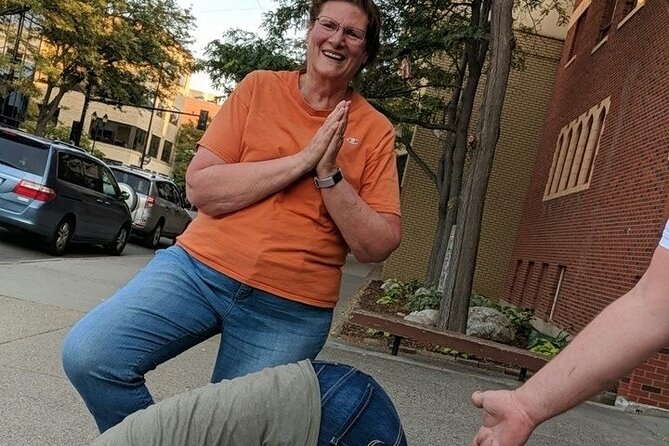 Scavenger Hunt in Buffalo by Wacky Walks - Engaging Remote Guide Support