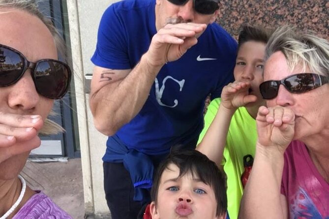 Scavenger Hunt in Lexington by Wacky Walks - Smartphone Usage and Guidance