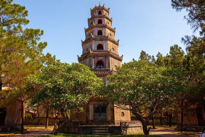Scenic Dragon Boat Trip On Perfume River - Hue City - Meeting and Pickup Logistics