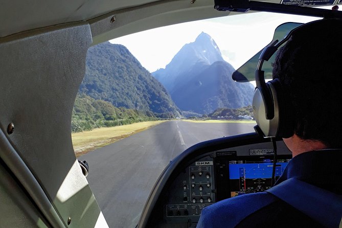 Scenic Flight Transfer to Queenstown From Milford Sound - Meeting and Pickup Details