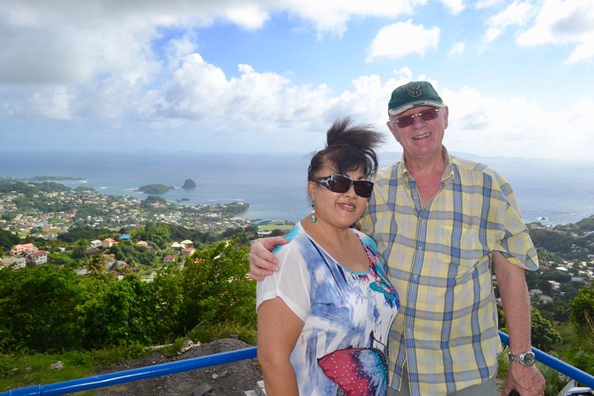 Scenic Historical Tour to Fort Charlotte and Queens Drive From IV Tours - Island Overview Despite Issues