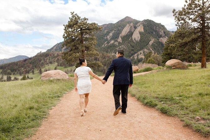 Scenic Mountain Photoshoot in Boulder, Colorado - Personalized Attention and Guidance