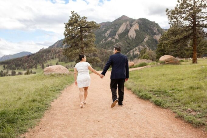 Scenic Mountain Photoshoot in Boulder, Colorado - What to Expect