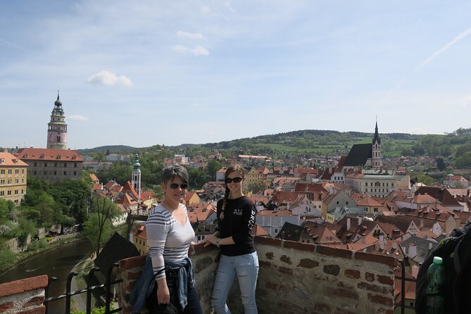 Scenic Private Transfer From Prague to Vienna or Vienna to Prague - Luxury Vehicle and Amenities