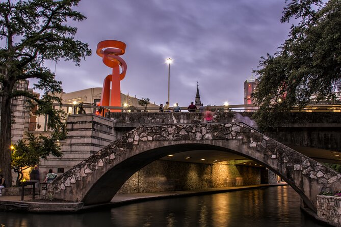 Scenic San Antonio Small Group Night Tour W/Riverwalk Boat Cruise - Small Group Tour Experience
