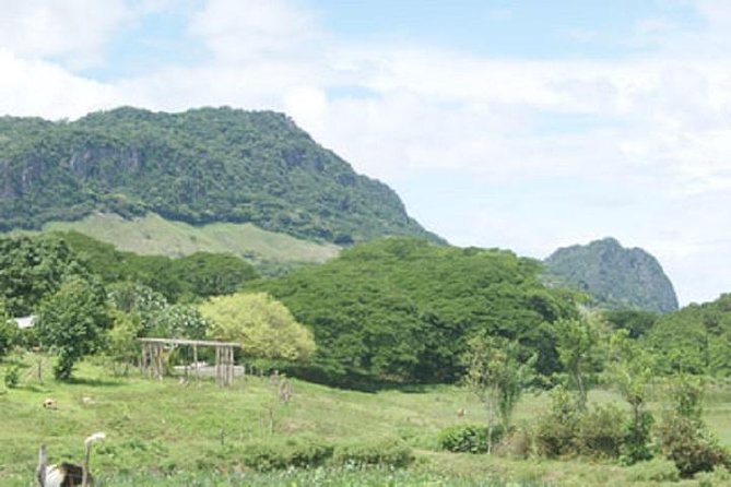 Scenic Sigatoka Valley Drive, Fijian Pottery Village, Local School & Sand Dunes - Visiting a Local School