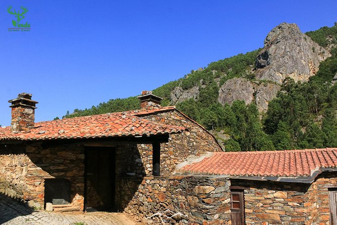 Schist Villages at Lousa Mountain - Inclusions and Exclusions