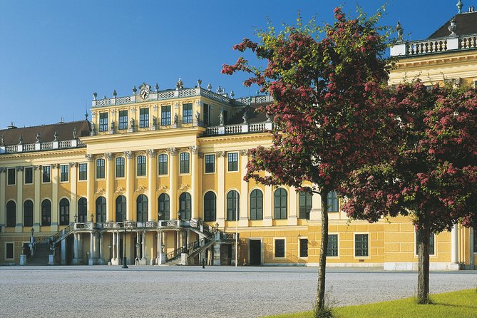 Schoenbrunn Palace Skip-The-Line and Vienna Highlights Private Tour - Exploring Schoenbrunn Palace
