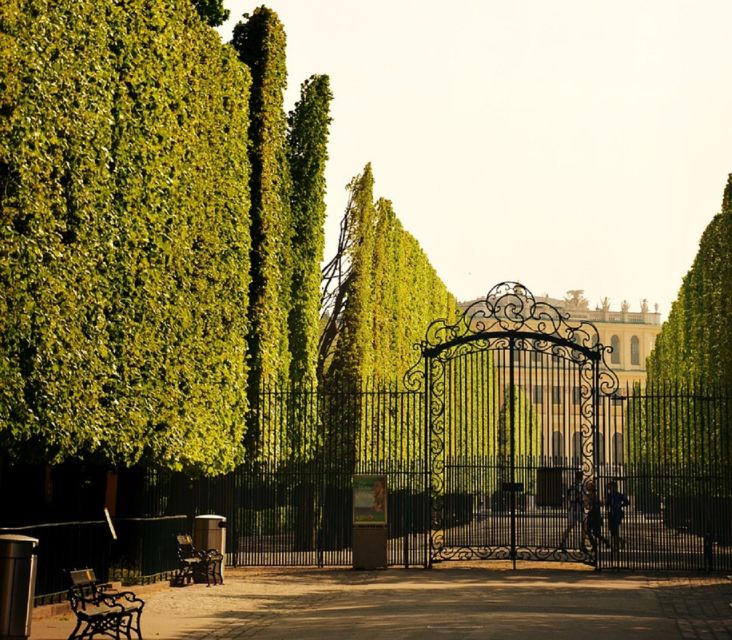 Schönbrunn Grand Tour: Private Skip-the-Line Walking Tour - Explore the Grand Staterooms