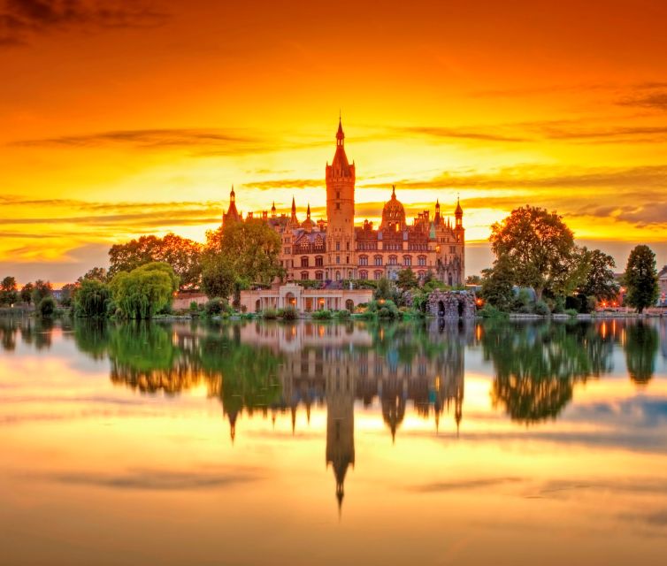 Schwerin: Guided Tour of City Highlights - Accessibility and Inclusions