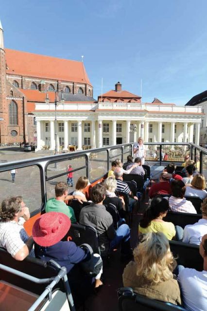 Schwerin: Hop-On Hop-Off Double-Decker Bus Tour - Highlights Along the Route
