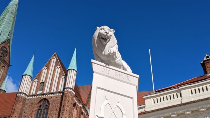 Schwerin: Old Town Highlights Self-guided Walk - Flexible and Accessible Exploration