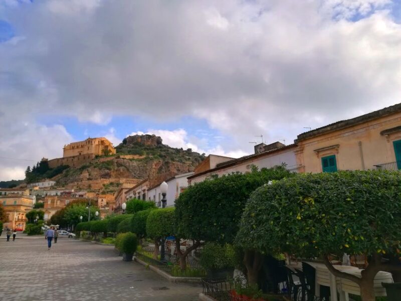 Scicli: Guided Walking Tour in Baroque City Center - Tour Highlights