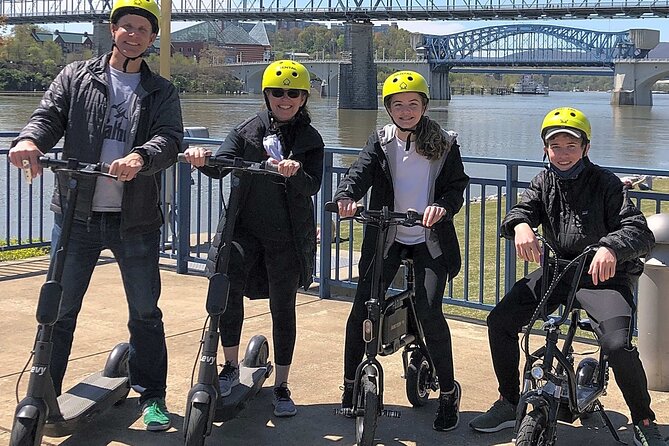 Scooter Tour (A.K.A. Little Vehicle) of Chattanooga in USA (1hr) - Tennessee Aquarium Visit