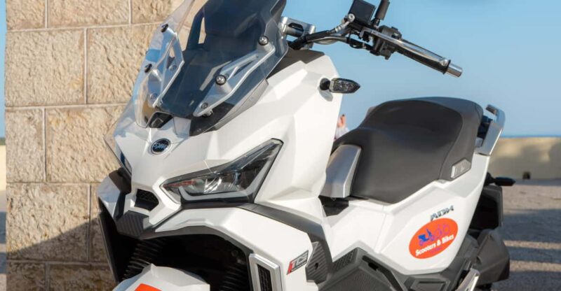 Scooters and Bikes to Rent - Safety and Equipment
