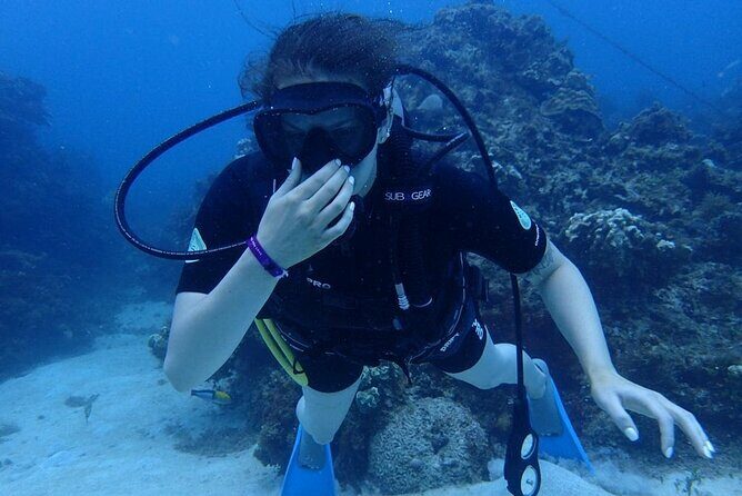 Scuba Diving and shopping on the Hipstrip. - Key Points