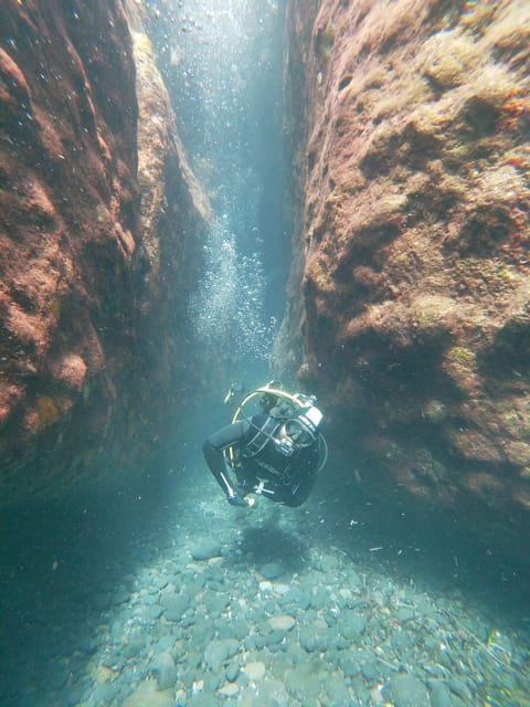 Scuba Diving in the Volcanic Caldera/shorelines of Santorini - Underwater Landscapes