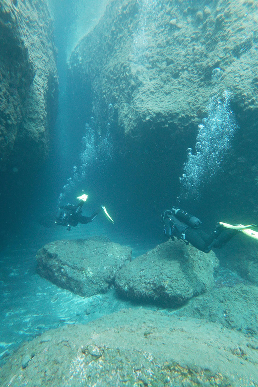 Scuba Diving in the Volcanic Caldera/shorelines of Santorini - Safety Measures