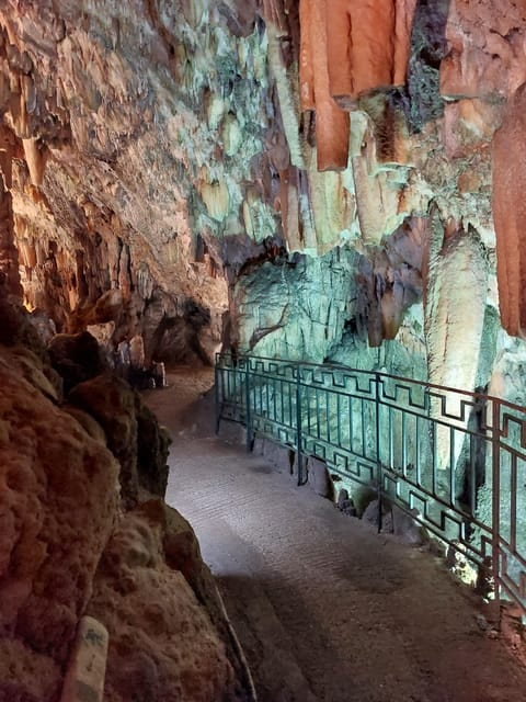 Sea Dream Tour: Melissani, Drogarati, Myrtos Beach - Languages Offered