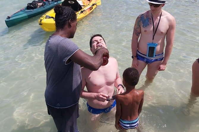 Sea Excursion in the Bays of Robert and Francois. - Preparing for the Excursion