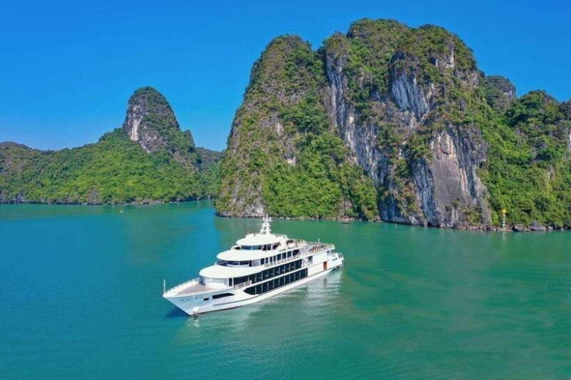 Sea Octopus, the Journey of Gastronomy in Heart of Heritage - Navigating the Scenic Wonders of Halong Bay