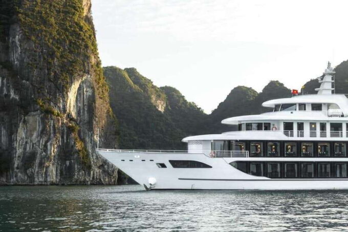 Sea Octopus, the Journey of Gastronomy in Heart of Heritage - Onboard Amenities and Services