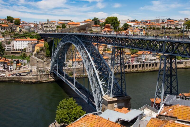Seamless Porto Airport Transfers: Direct to Your City Center - Meeting Point and Waiting Time