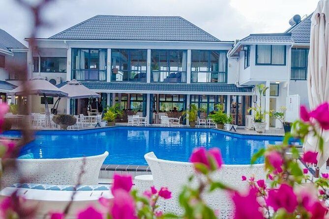 Seat in Coach Transfer from Rarotonga Hotel to Airport - What to Expect from the Transfer Service