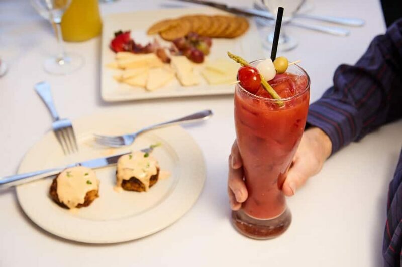 Seattle: Dinner Cruise Experience - Service and Atmosphere