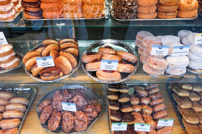 Seattle Holiday Donut Adventure & Walking Food Tour - Exploring Seattles Top Donut Bakeries