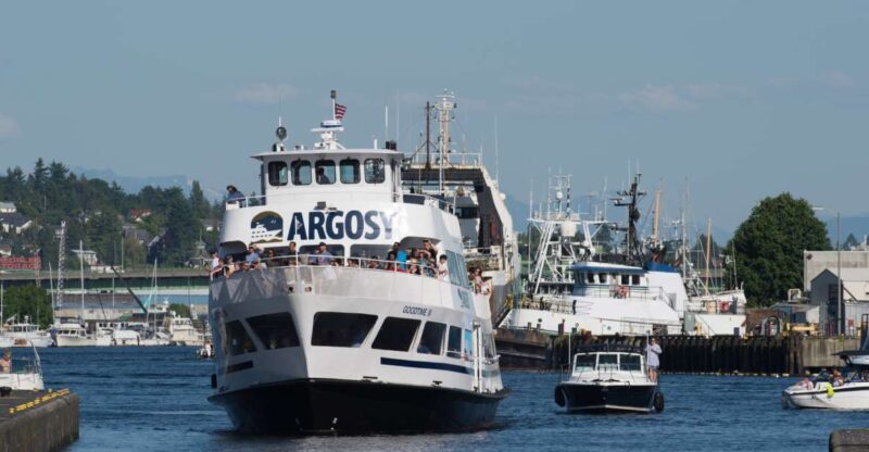 Seattle: Locks Cruise With Live Narration - Duration and Type of Cruise