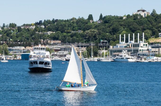 Seattle: Locks Cruise With Live Narration - Important Information for Guests