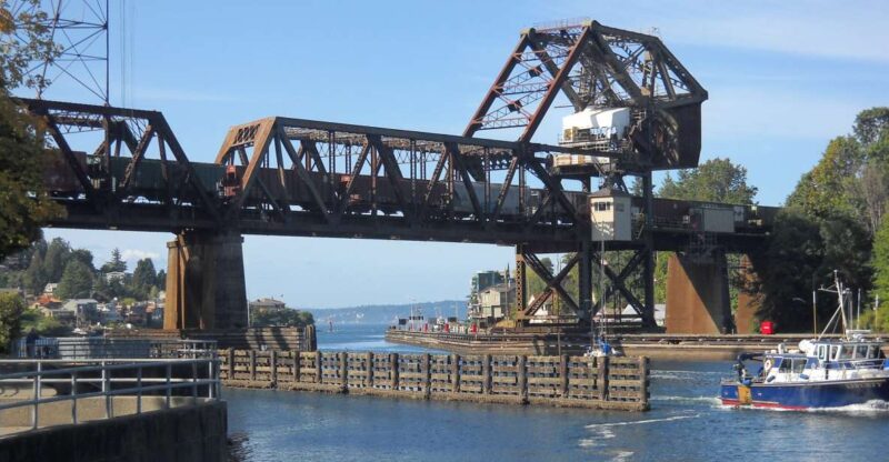 Seattle: Sightseeing Bus Tour With the Ballard Locks - Itinerary Highlights